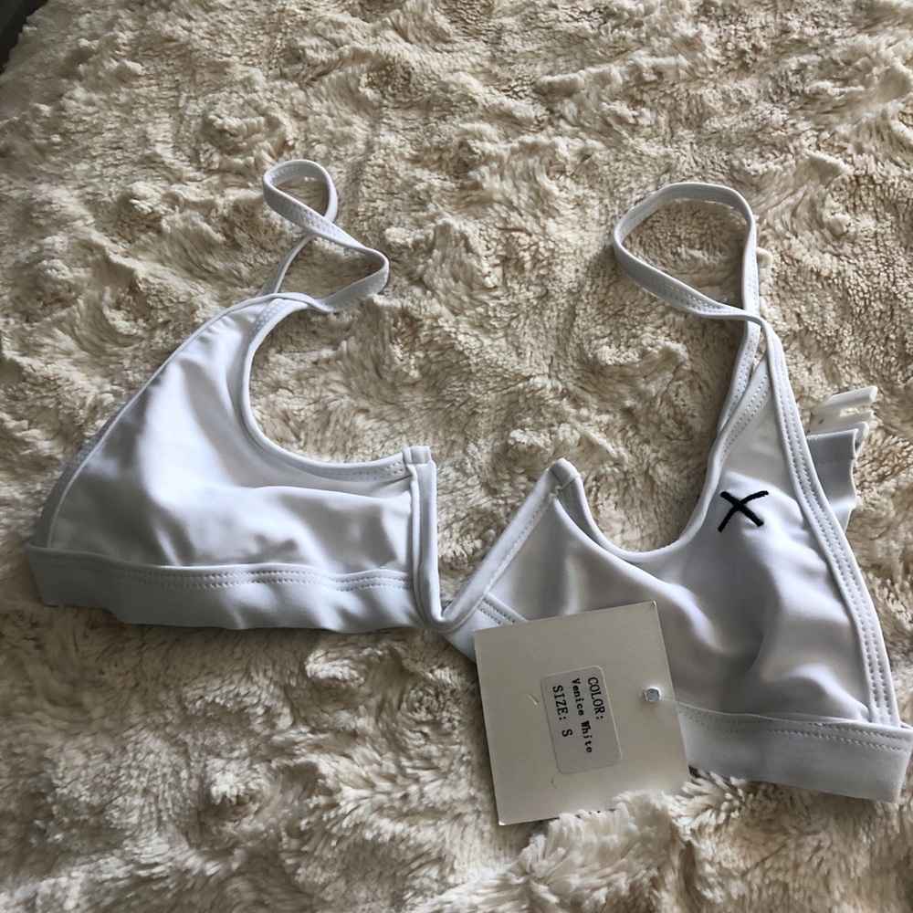 Boutinela Venice white v-cut bikini top